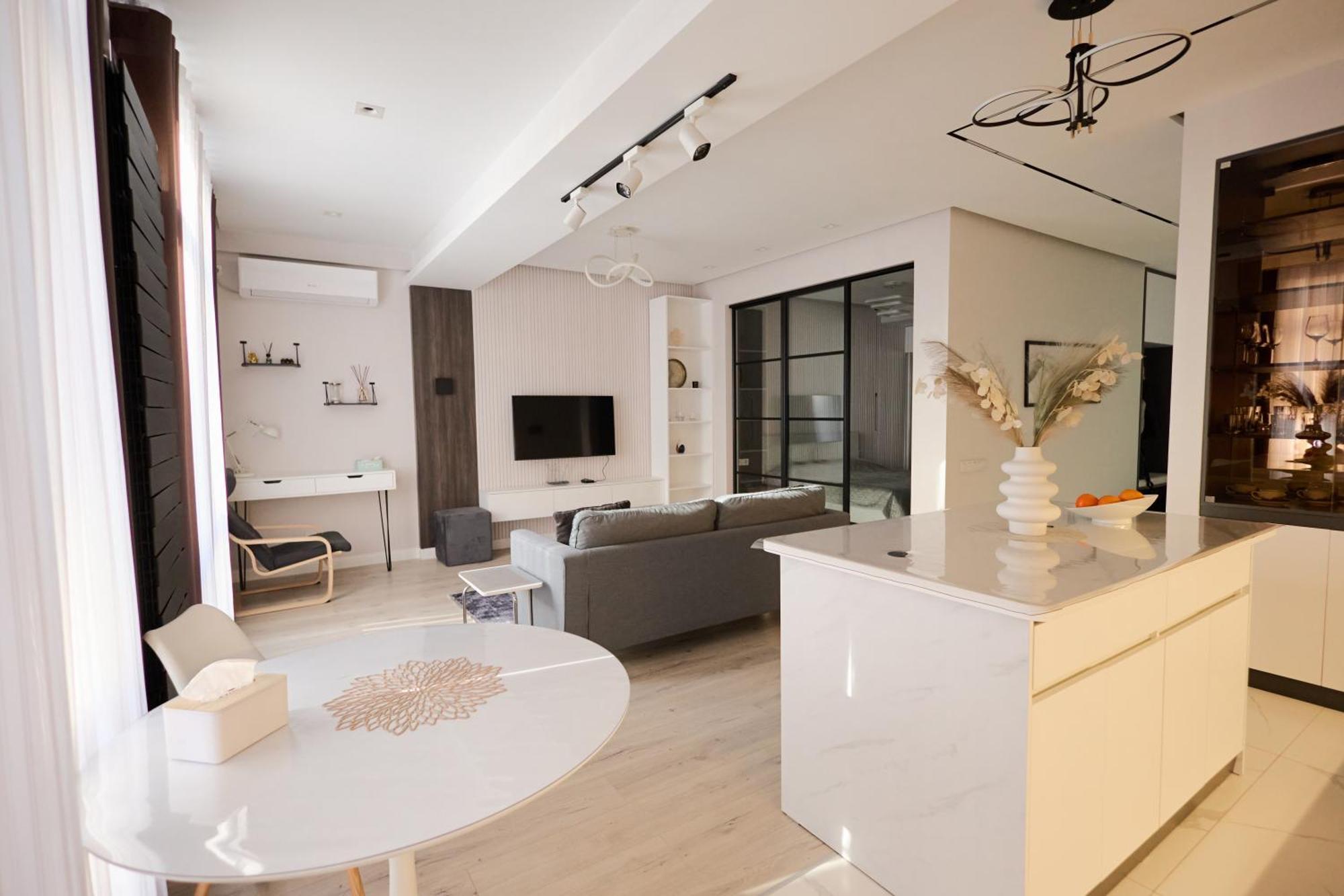 Lovely 1-Bedroom Rental Unit In Downtown Dushanbe Luaran gambar